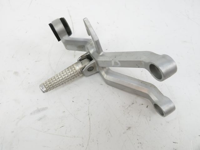 PLATINE ET REPOSE PIEDS ARRIERE DROIT