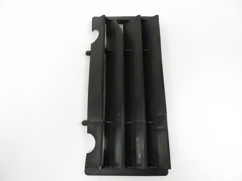 GRILLE DE RADIATEUR