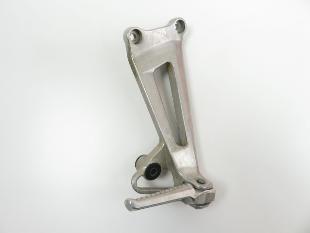 PLATINE ET REPOSE PIEDS ARRIERE DROIT