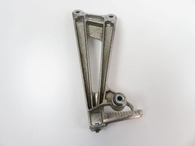 PLATINE ET REPOSE PIEDS ARRIERE DROIT