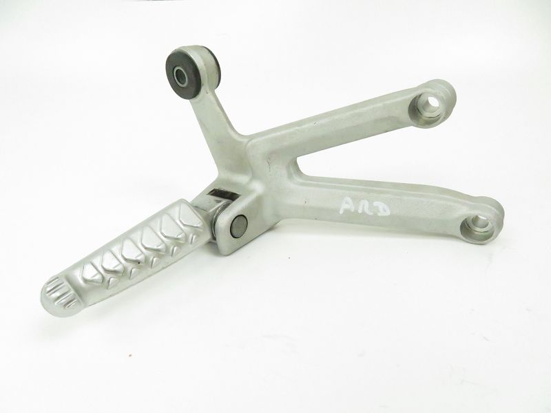 Platine et repose pieds arriere droit