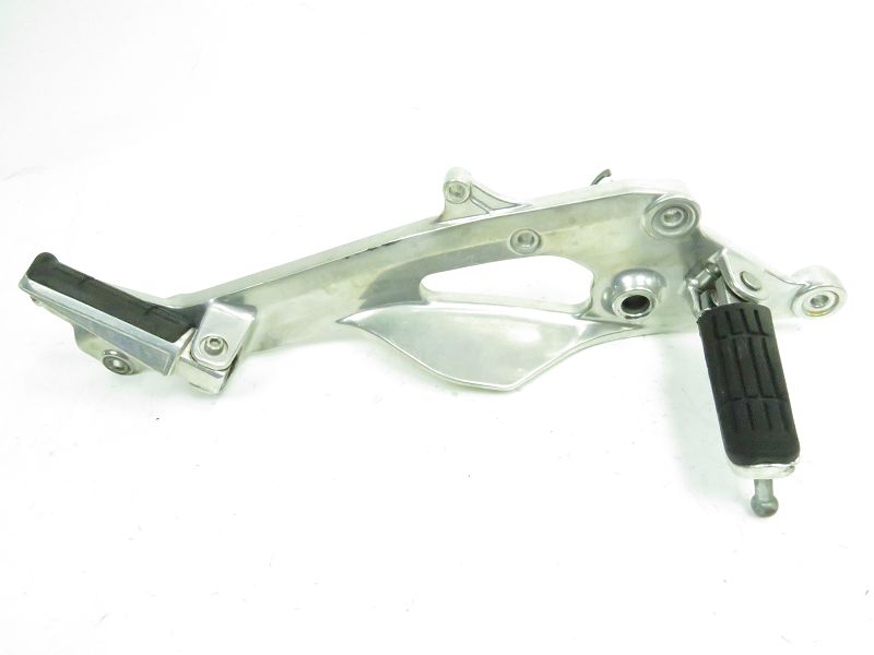 PLATINE AVANT DROITE