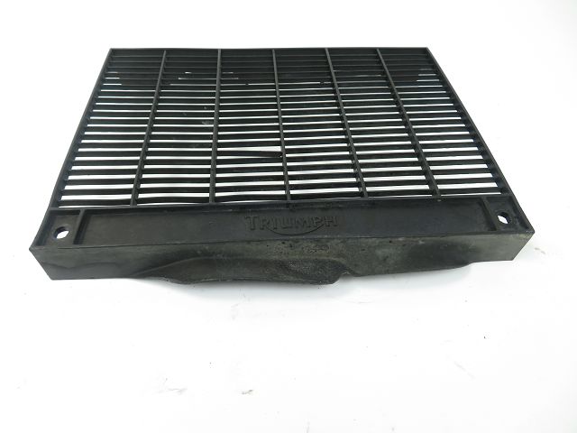 GRILLE DE RADIATEUR