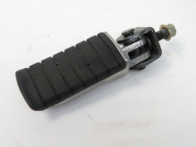 Repose pieds arriere gauche