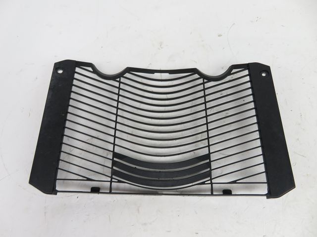 GRILLE DE RADIATEUR