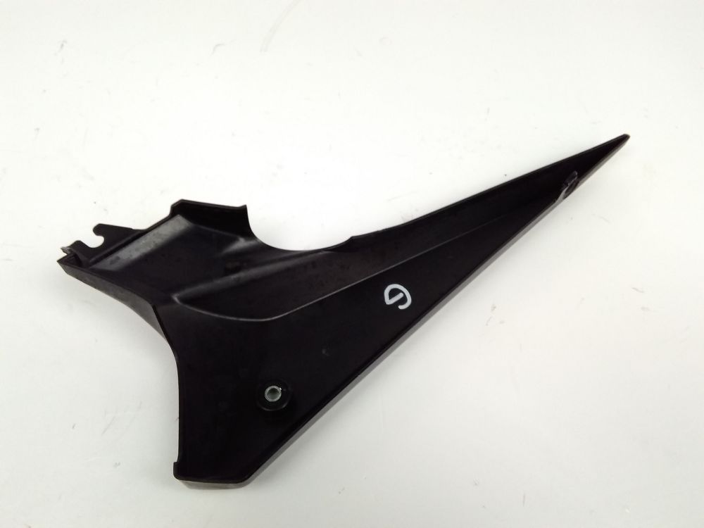 CACHE LATERAL GAUCHE