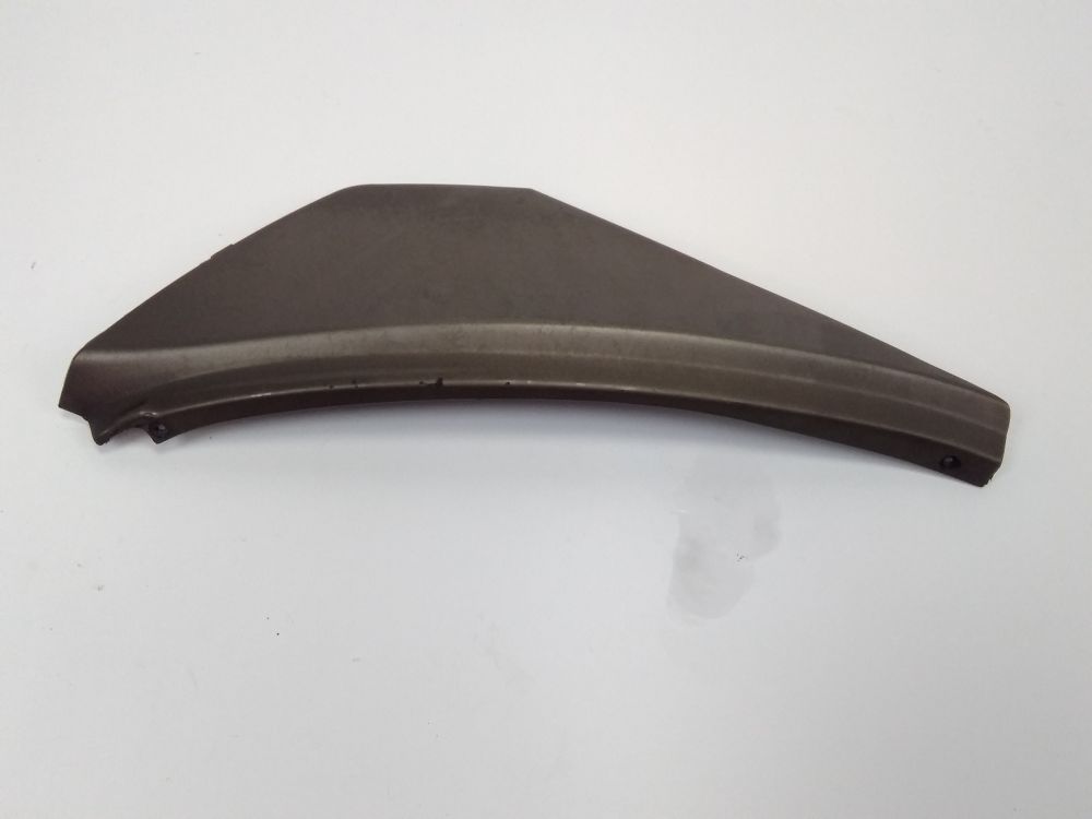 CACHE LATERAL DROIT