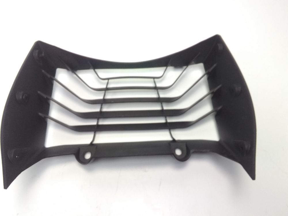 GRILLE DE RADIATEUR