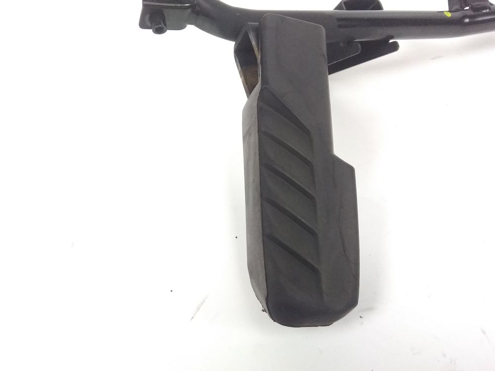 PLATINE ET REPOSE PIEDS ARRIERE DROIT