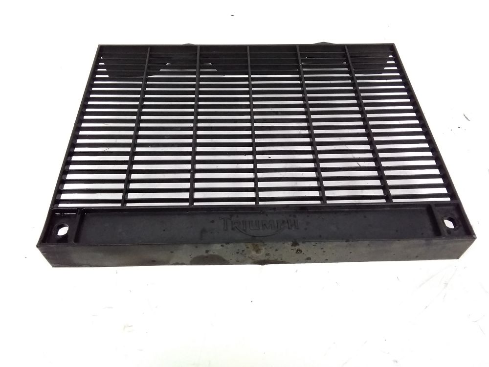 GRILLE DE RADIATEUR