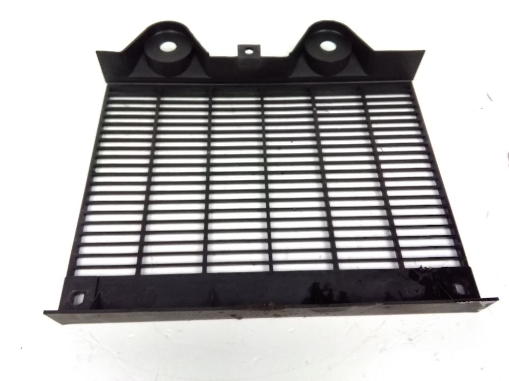 GRILLE DE RADIATEUR