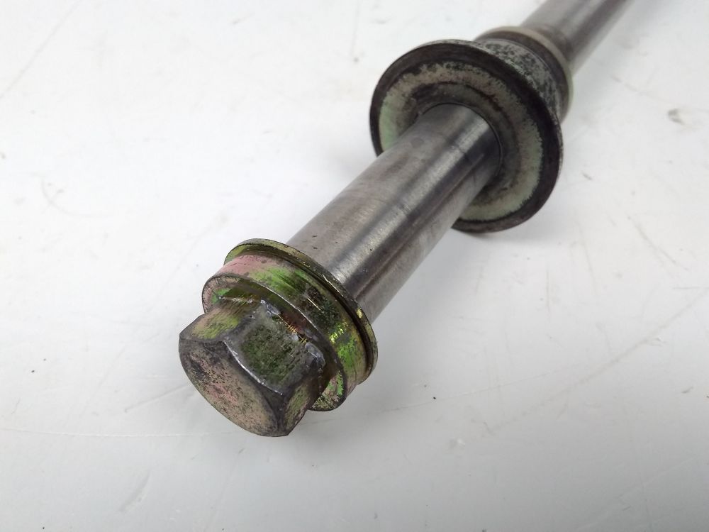 AXE DE ROUE ARRIERE