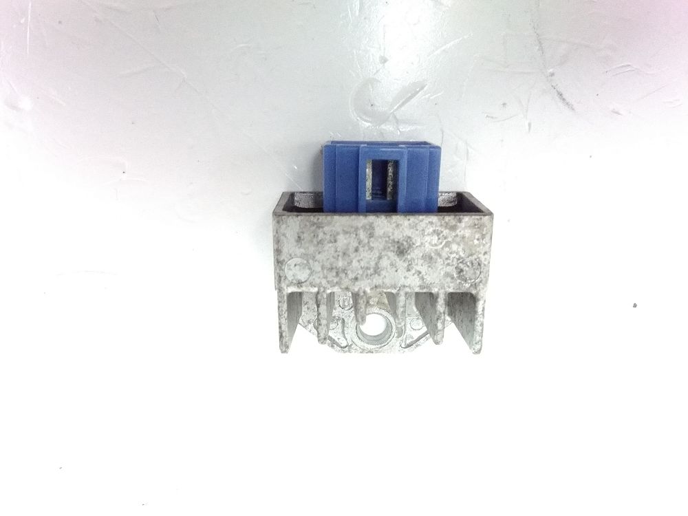 REGULATEUR DE TENSION