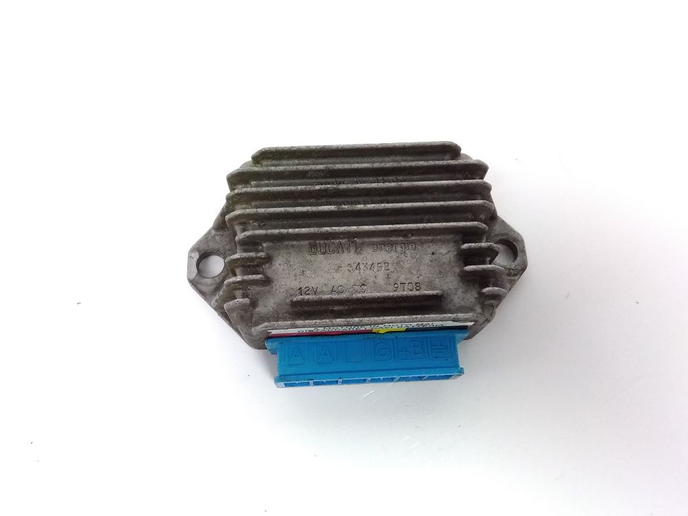 REGULATEUR DE TENSION