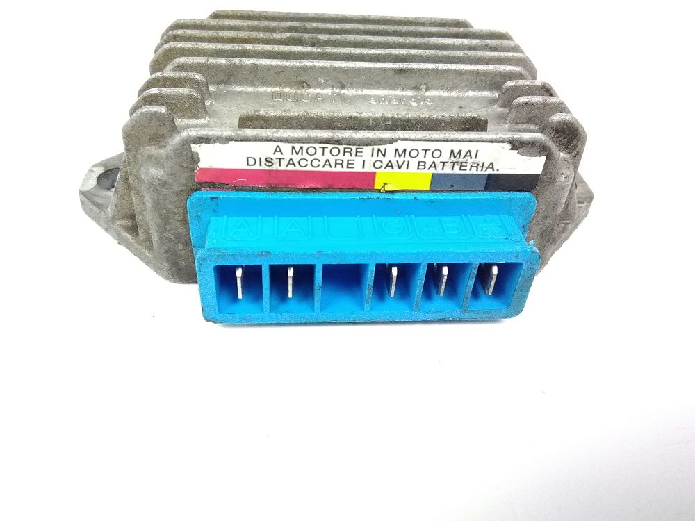 REGULATEUR DE TENSION