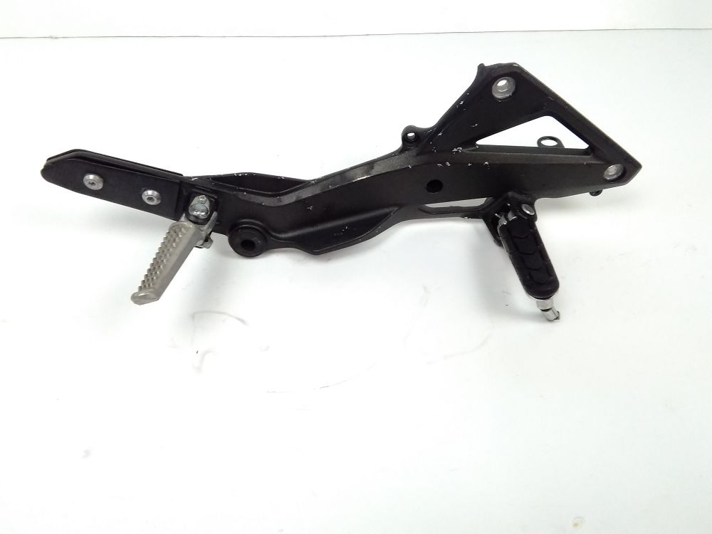 PLATINE AVANT DROITE COMPLETE