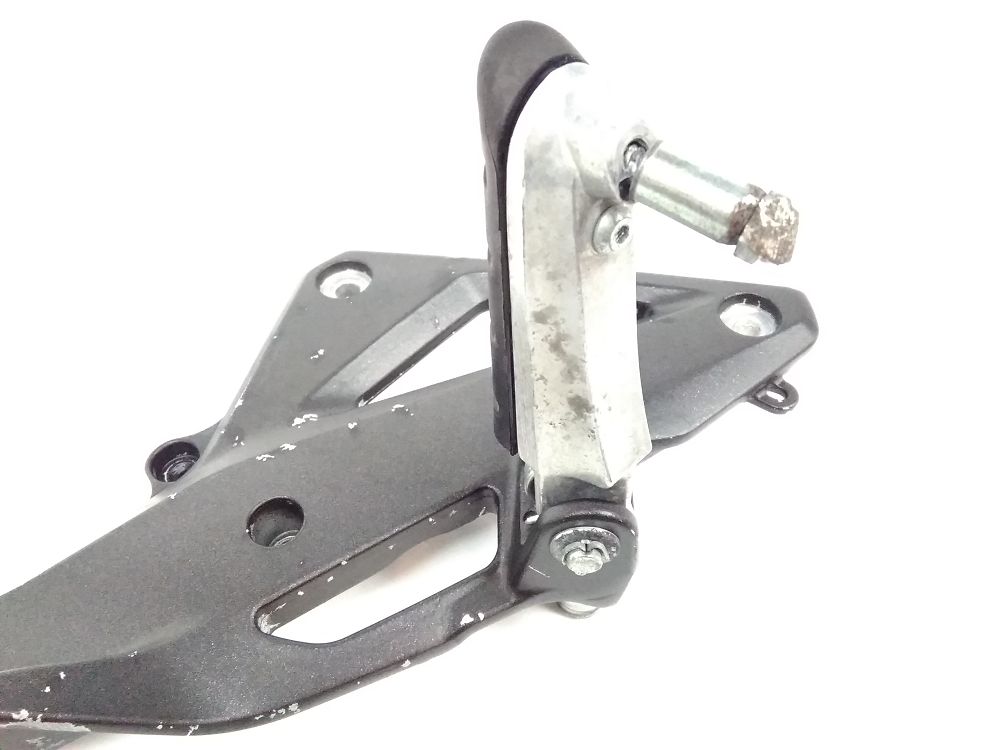 PLATINE AVANT DROITE COMPLETE