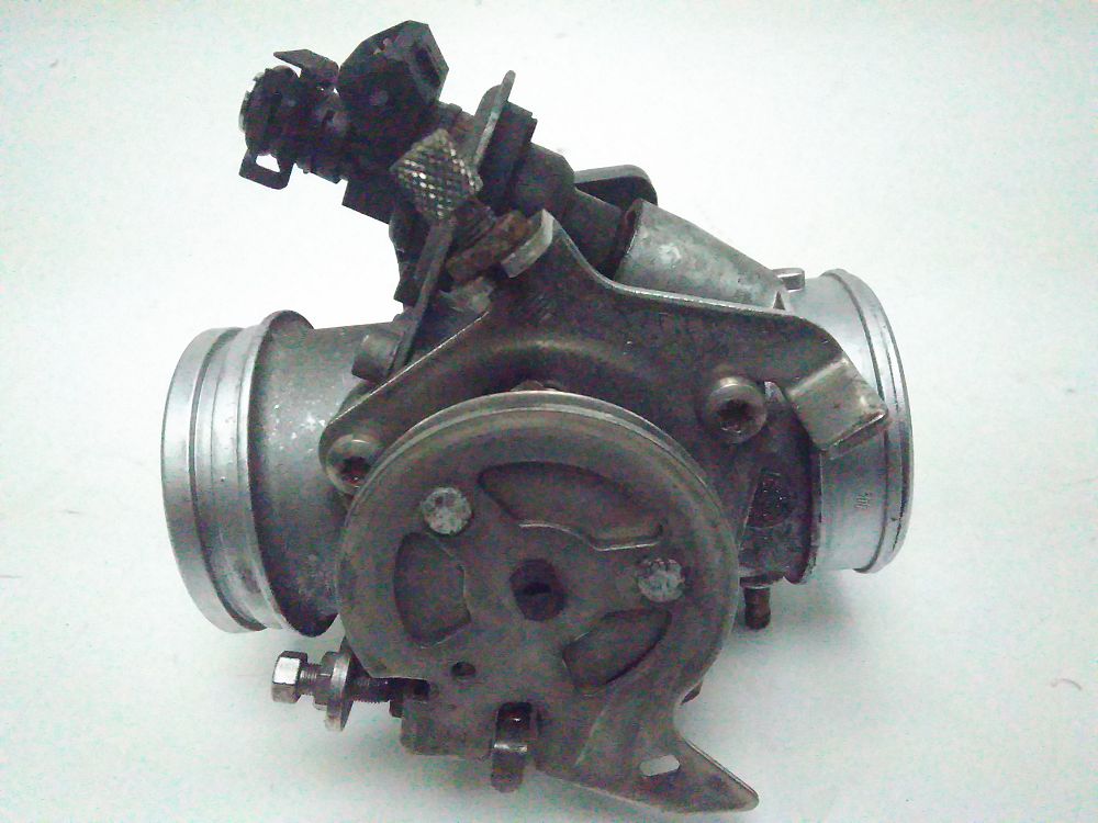CORPS D'INJECTION GAUCHE