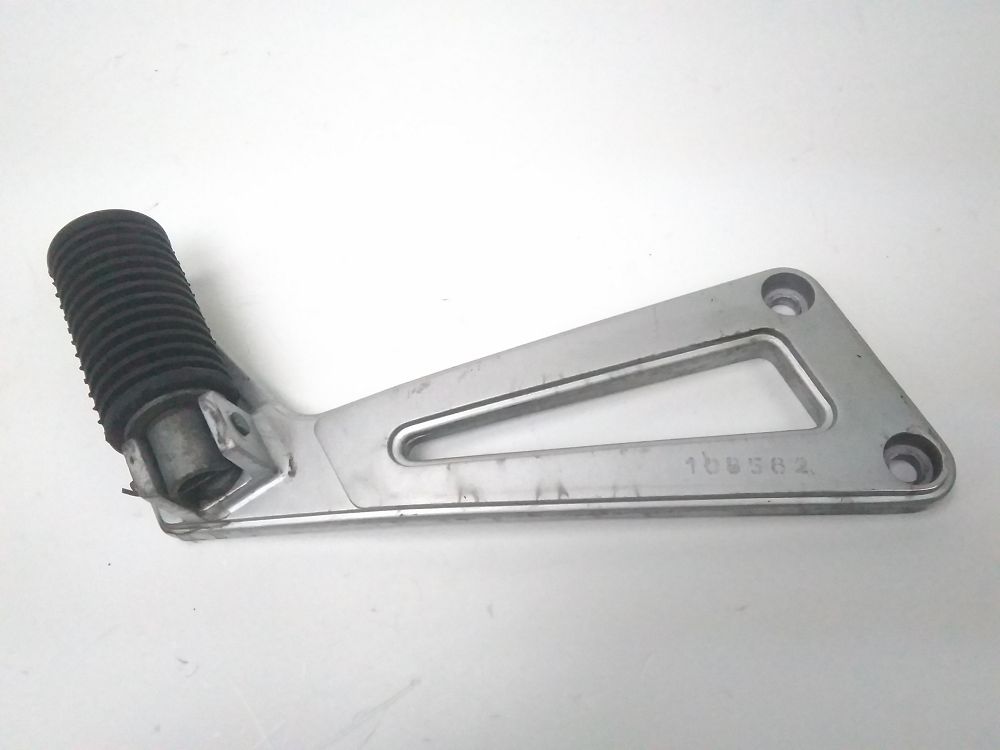 PLATINE ET REPOSE PIEDS ARRIERE DROIT