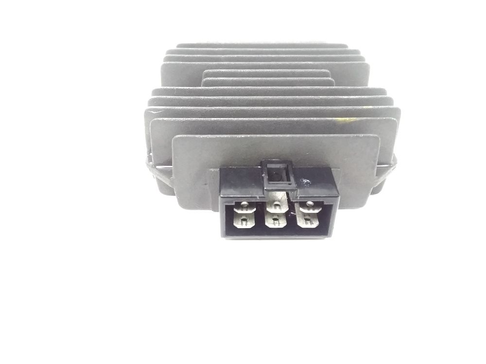 REGULATEUR DE TENSION