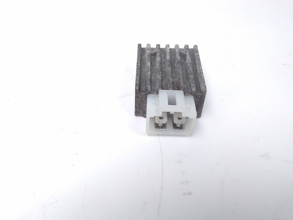 REGULATEUR DE TENSION