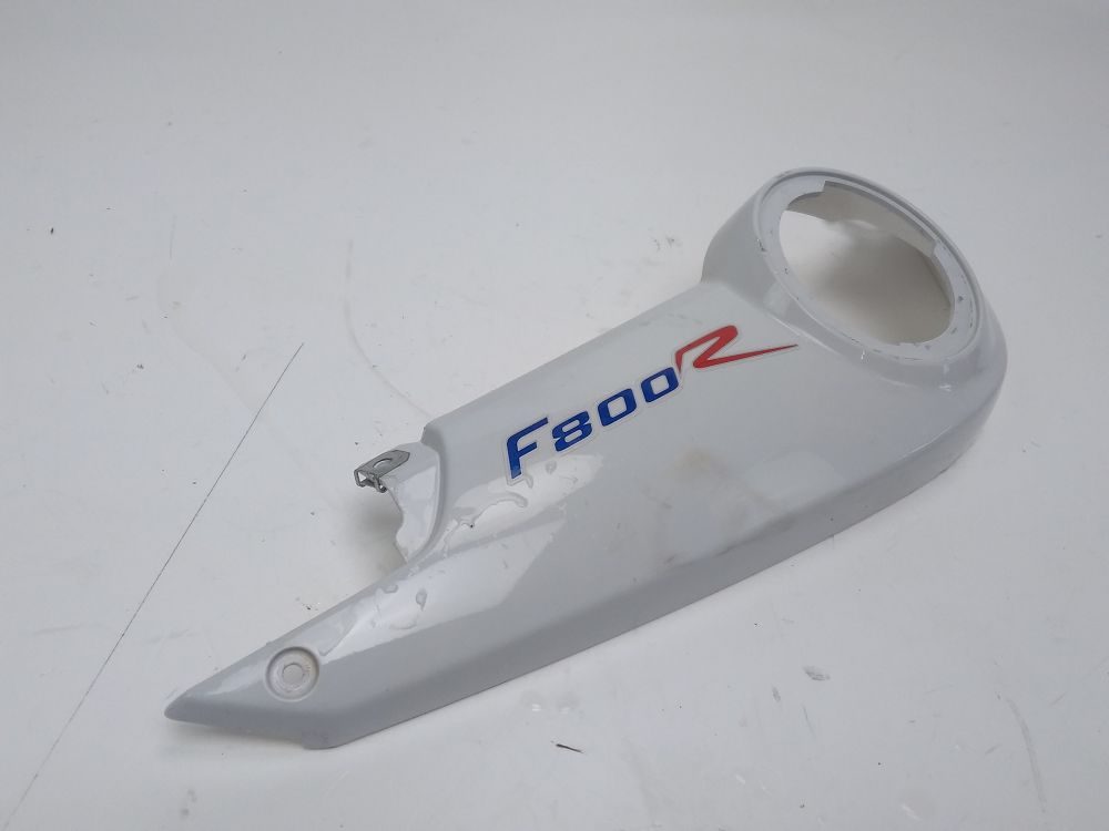 Carenage arriere droit