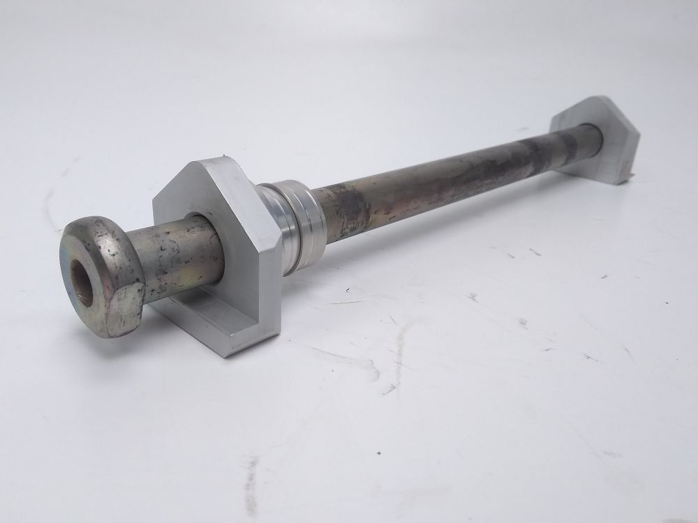 AXE DE ROUE ARRIERE