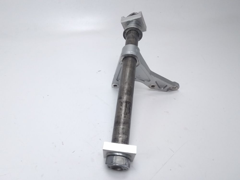 AXE DE ROUE ARRIERE
