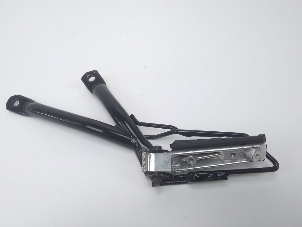 Platine et repose pieds arriere gauche