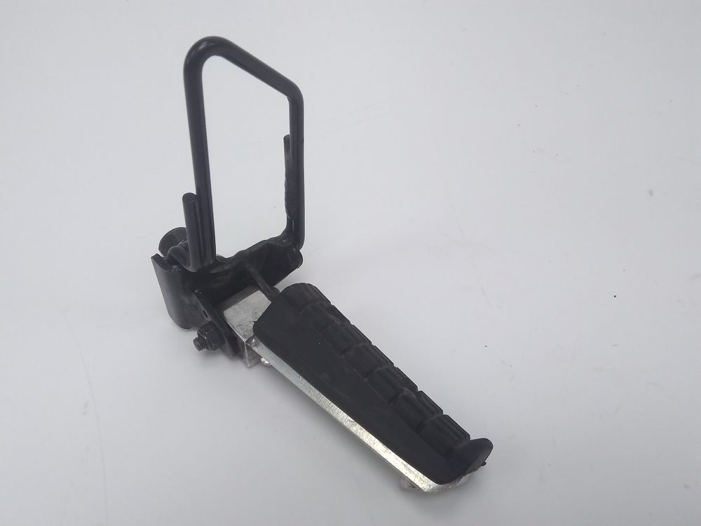 Platine et repose pieds arriere droit