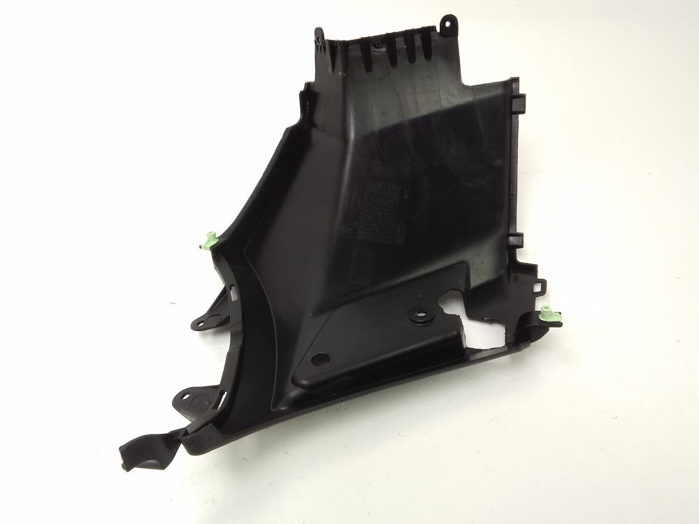 CACHE LATERAL GAUCHE