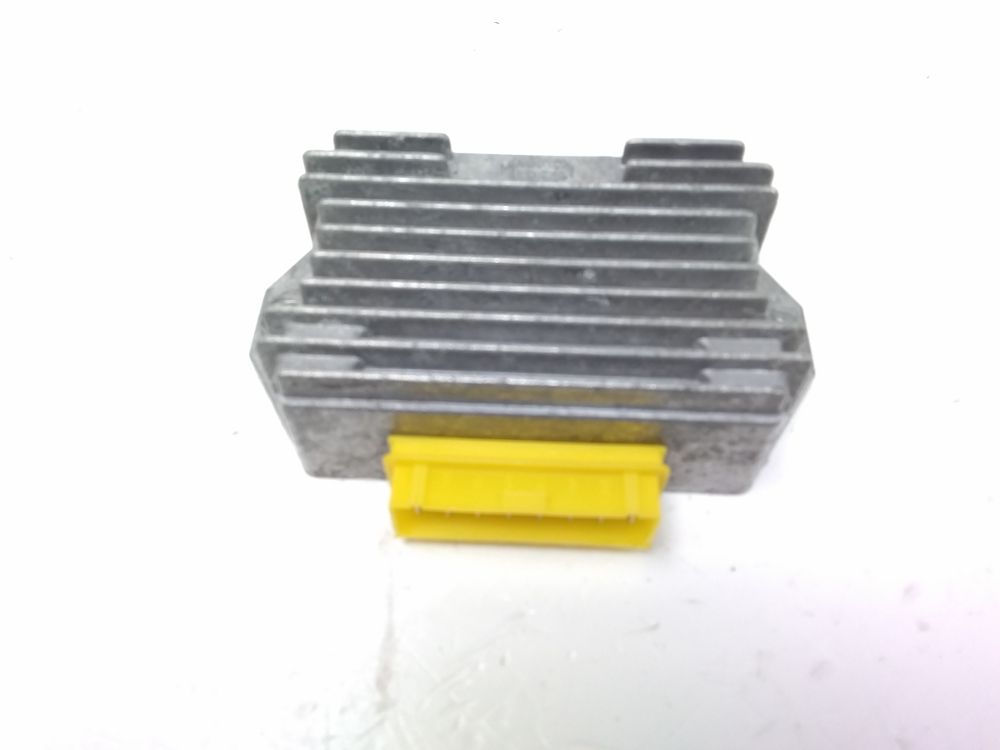 REGULATEUR DE TENSION