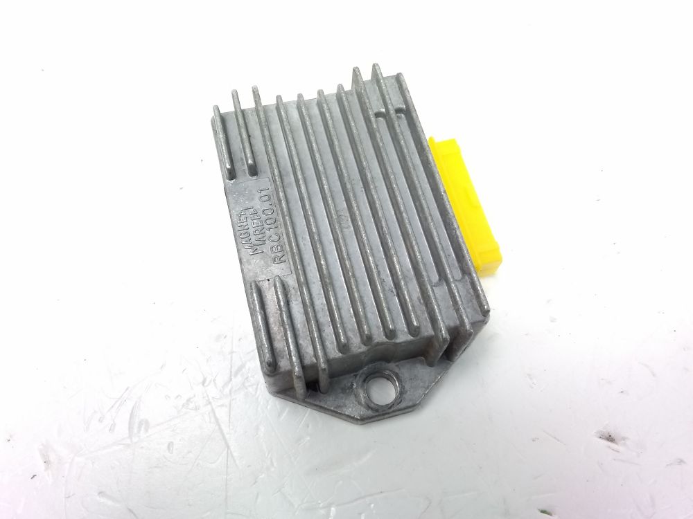 REGULATEUR DE TENSION