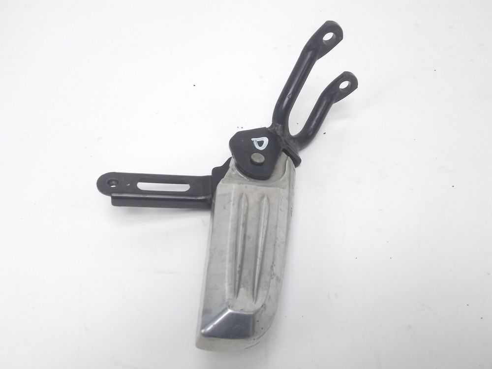 PLATINE ET REPOSE PIEDS ARRIERE DROIT