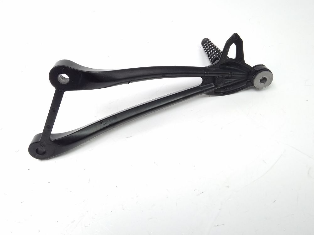 PLATINE ET REPOSE PIEDS ARRIERE DROIT