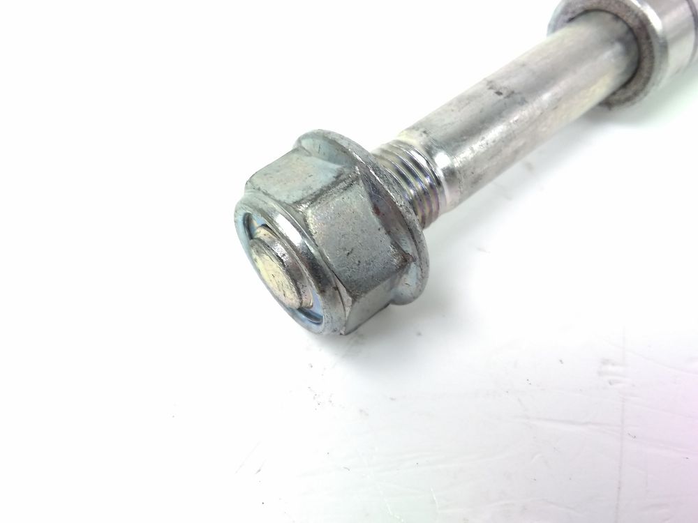 AXE DE ROUE AVANT