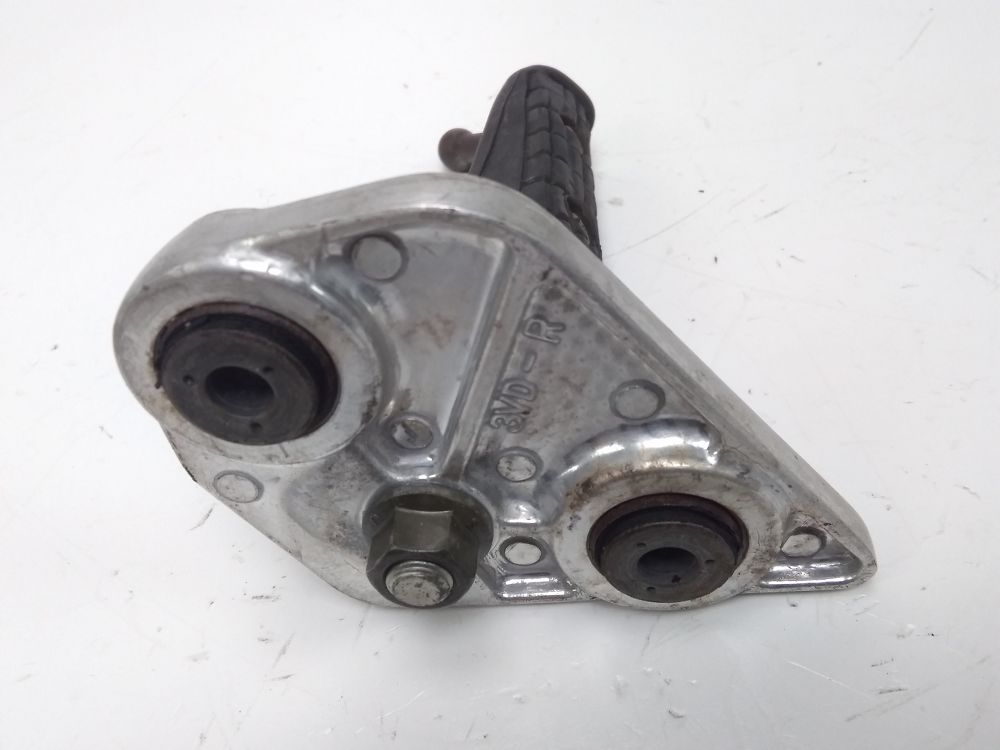 PLATINE AVANT DROITE