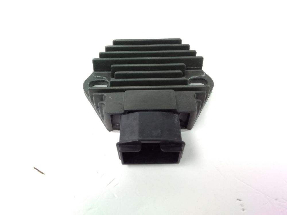 REGULATEUR DE TENSION