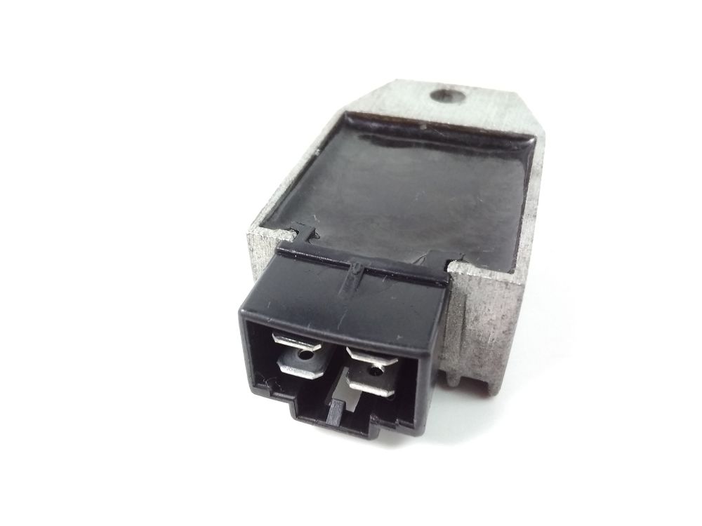 REGULATEUR DE TENSION