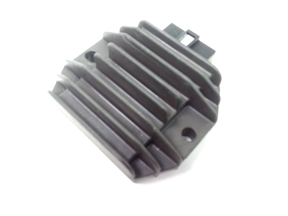 REGULATEUR DE TENSION