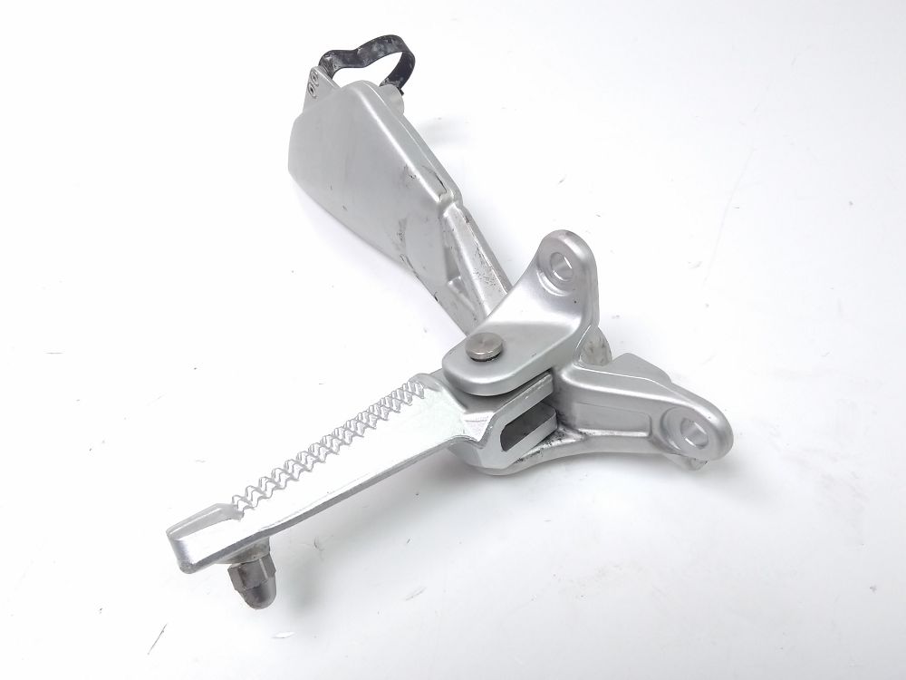 PLATINE AVANT DROITE