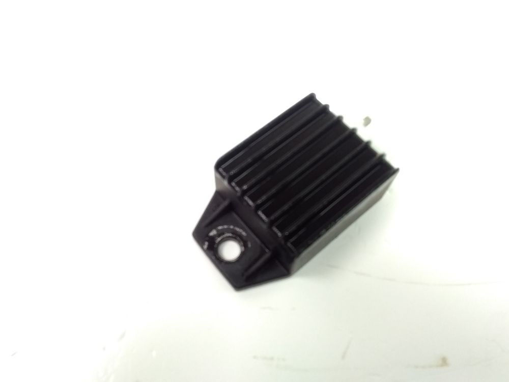 REGULATEUR DE TENSION