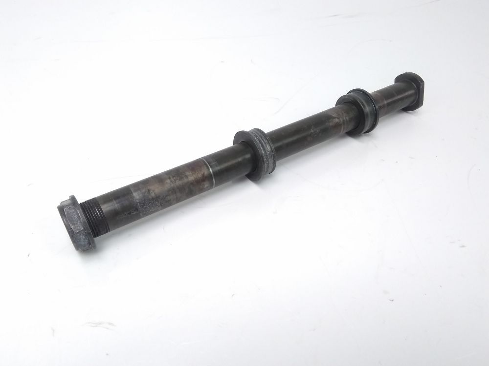 AXE DE ROUE ARRIERE