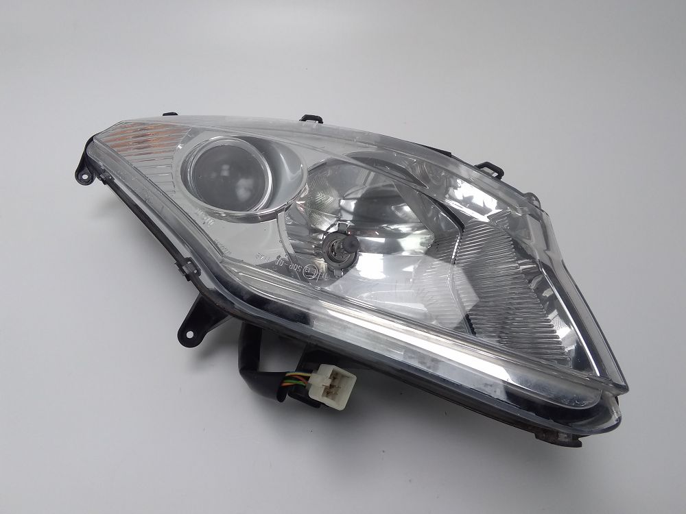 OPTIQUE AVANT GAUCHE