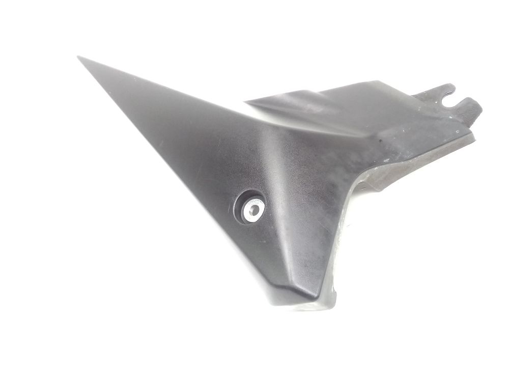 CACHE LATERAL GAUCHE