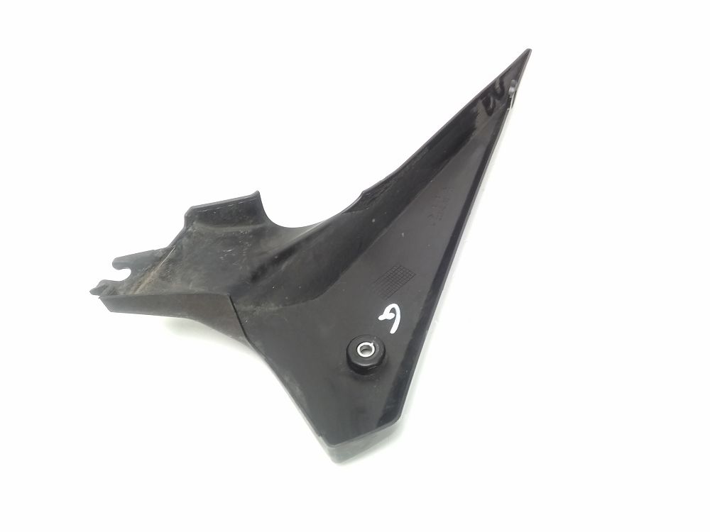 CACHE LATERAL GAUCHE