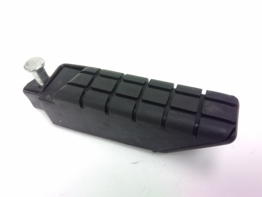 Repose pieds arriere gauche