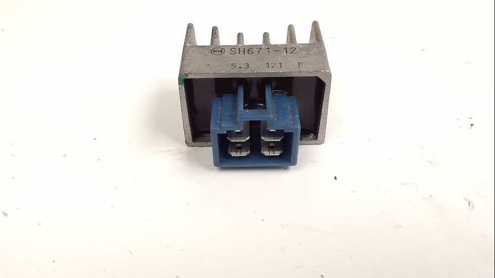 Regulateur de tension