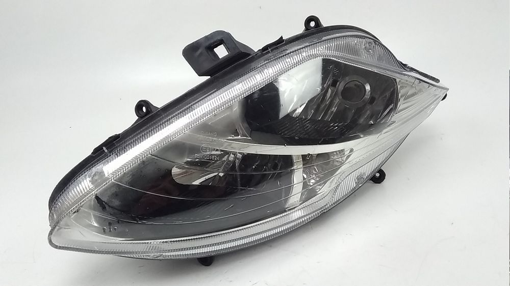 Optique avant gauche