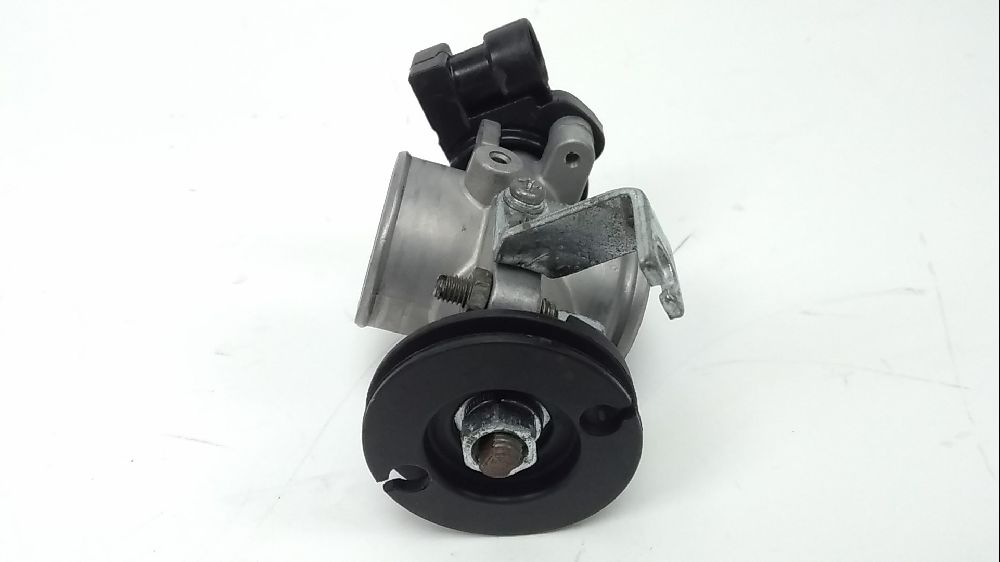 Corps d'injection droit